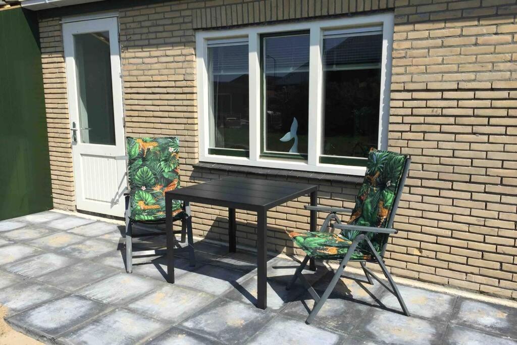 Bungalow Op Bedrijf Met Melkkoeien De Cocksdorp  Exteriör bild